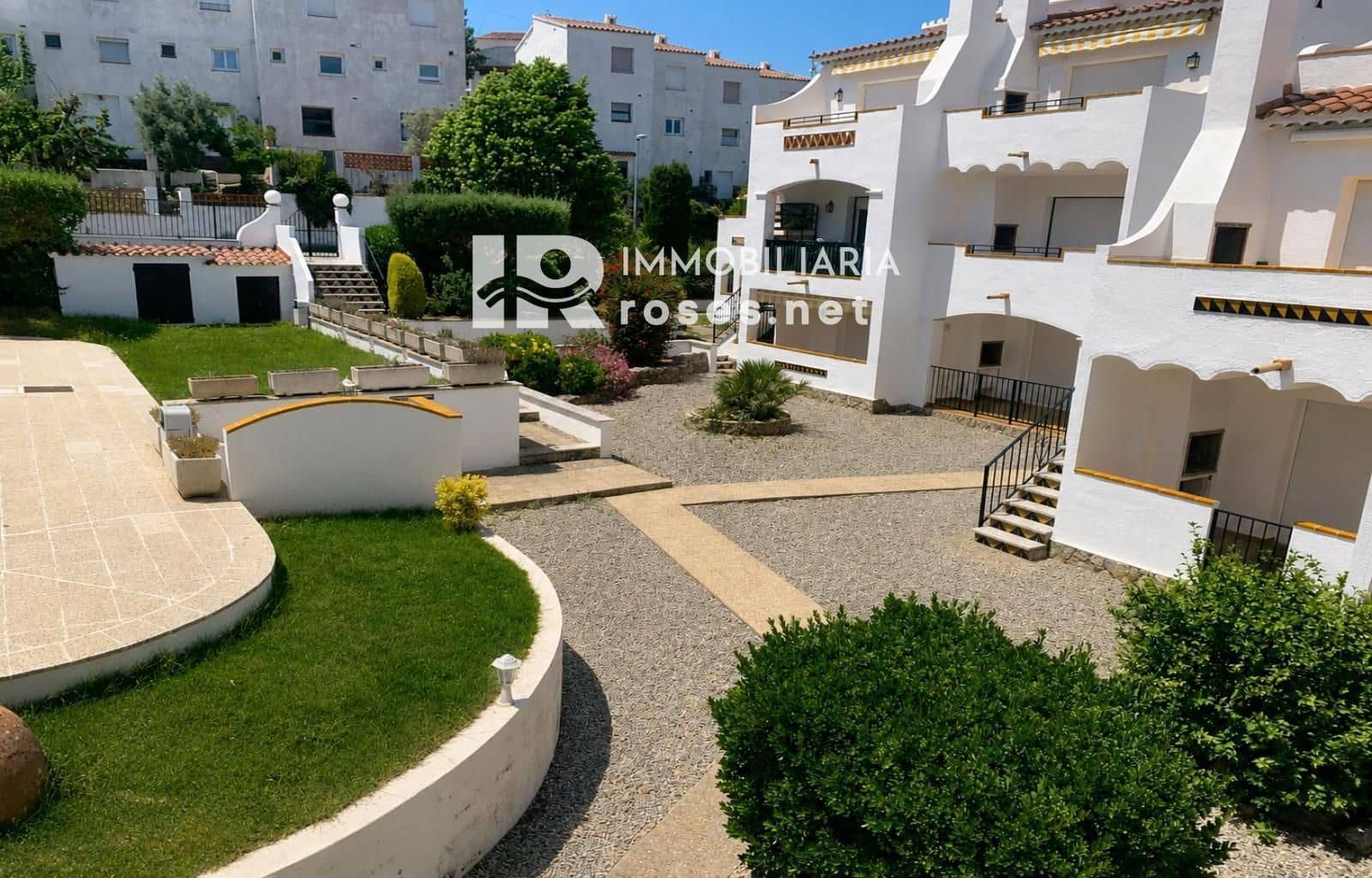 1 bedroom Flat for sale in Roses with pool - € 145,000 (Ref: 9849914)