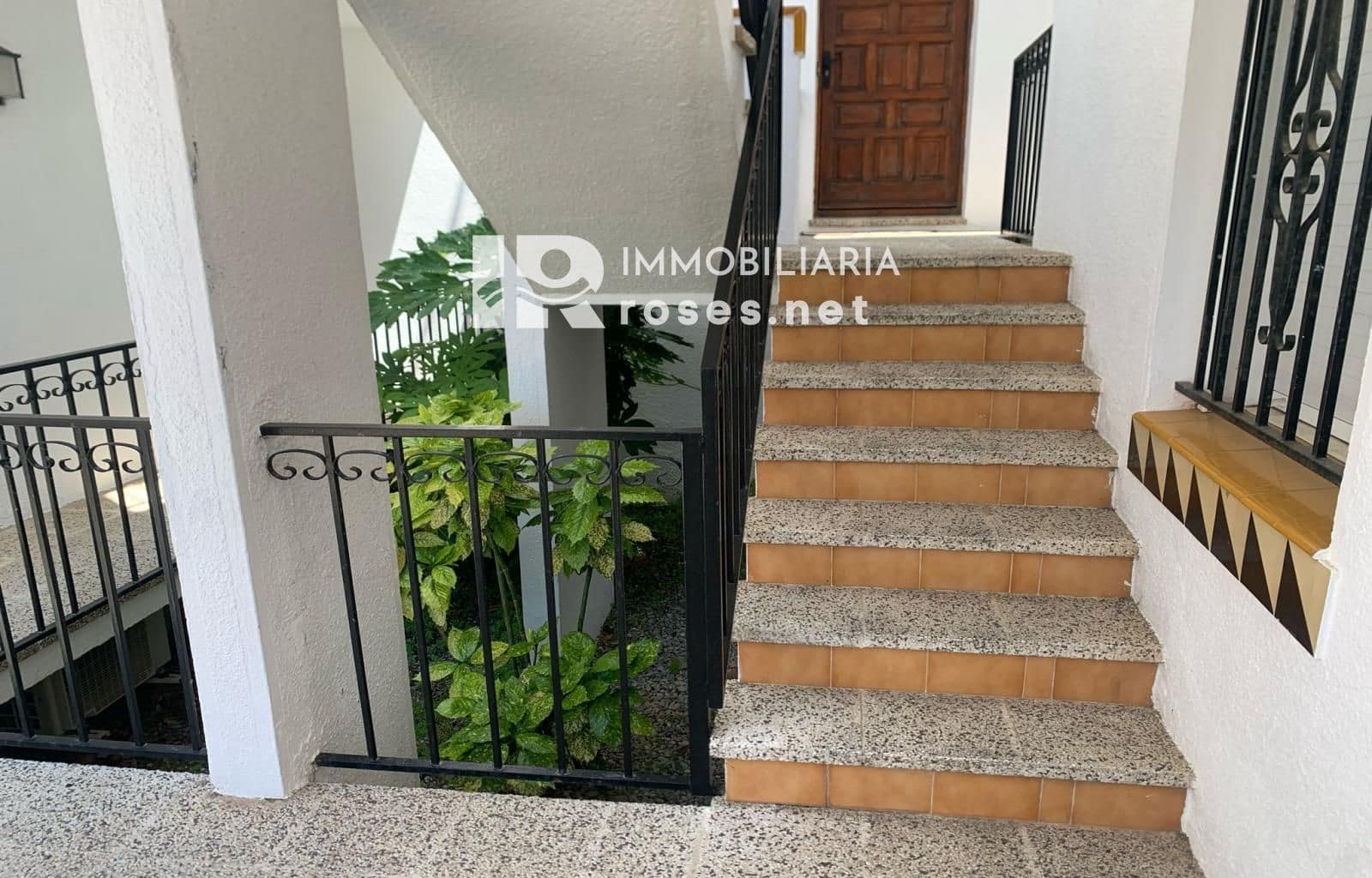 1 bedroom Flat for sale in Roses with pool - € 145,000 (Ref: 9849914)