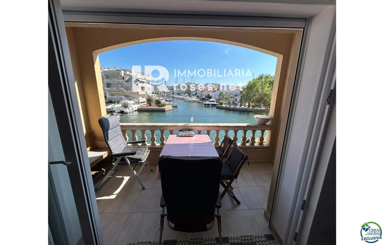 3 soveværelse Byhus til salg i Empuriabrava med garage - € 379.000 (Ref: 9852134)