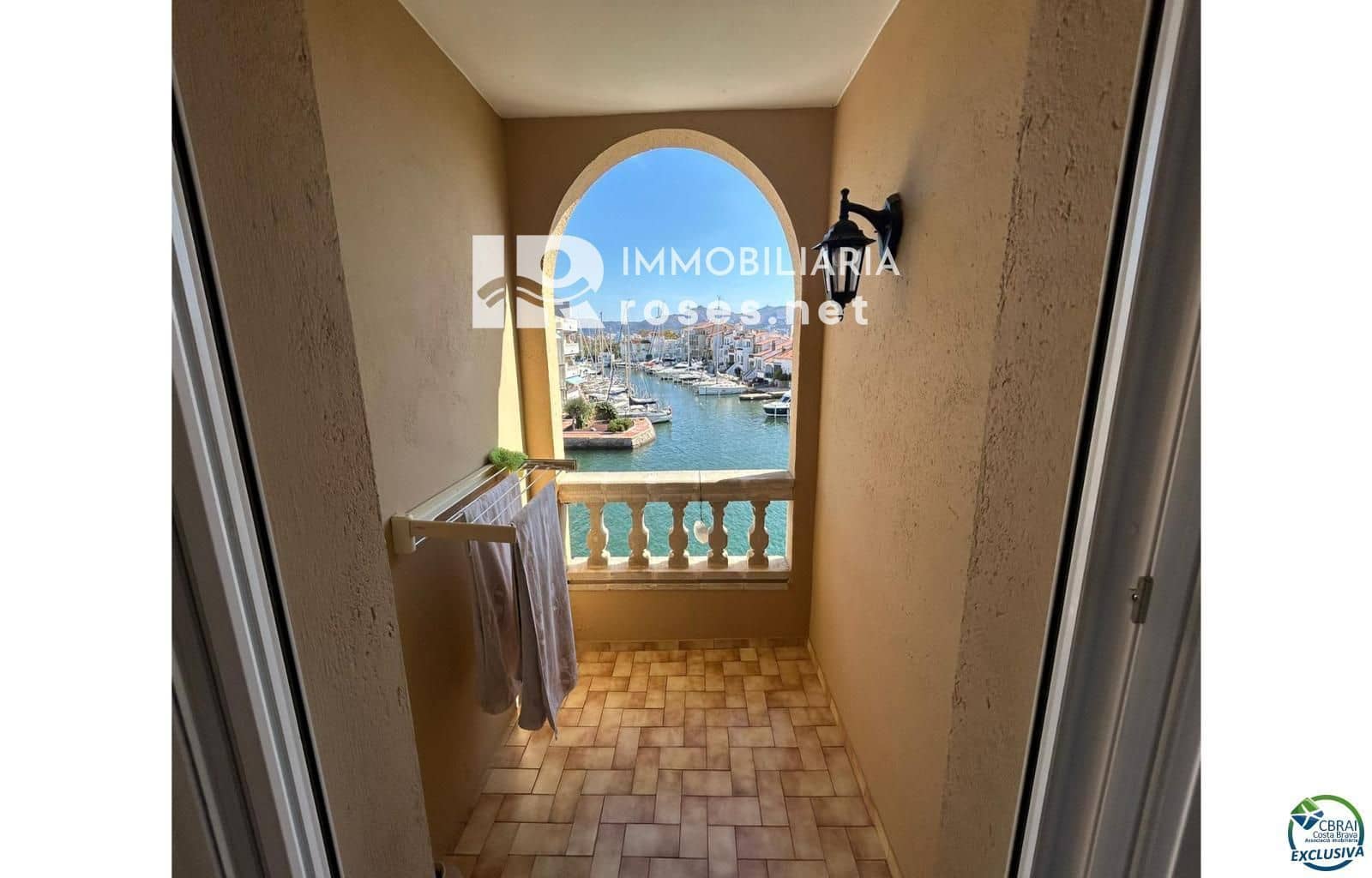 3 soveværelse Byhus til salg i Empuriabrava med garage - € 379.000 (Ref: 9852134)