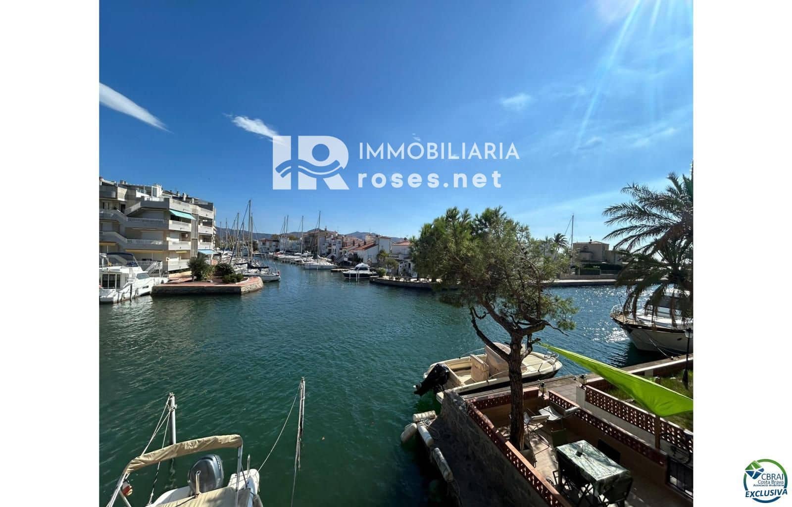 3 soveværelse Byhus til salg i Empuriabrava med garage - € 379.000 (Ref: 9852134)