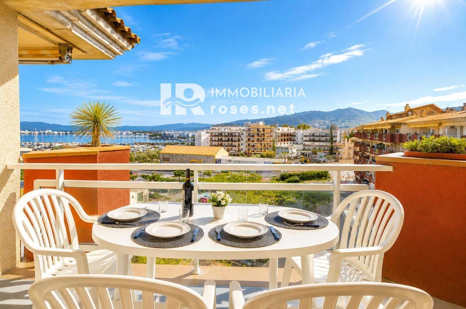 2 bedroom Flat for sale in Roses - € 260,000 (Ref: 9855939)