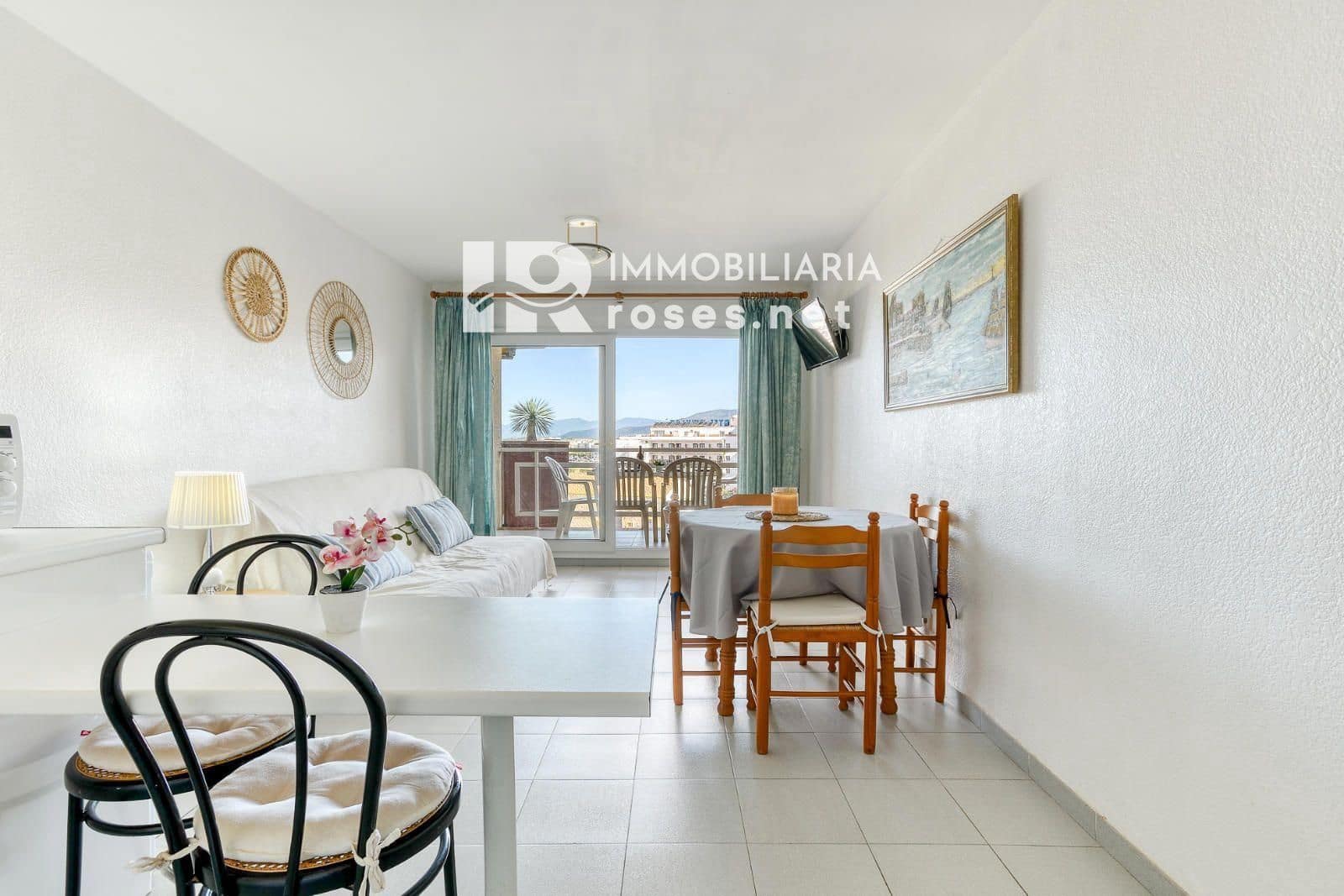 2 bedroom Flat for sale in Roses - € 260,000 (Ref: 9855939)