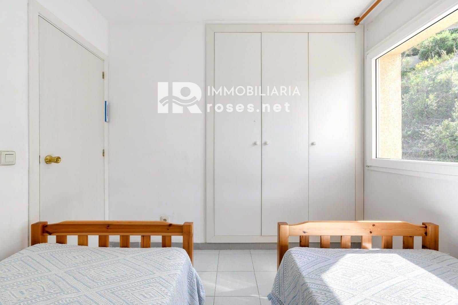 2 bedroom Flat for sale in Roses - € 260,000 (Ref: 9855939)