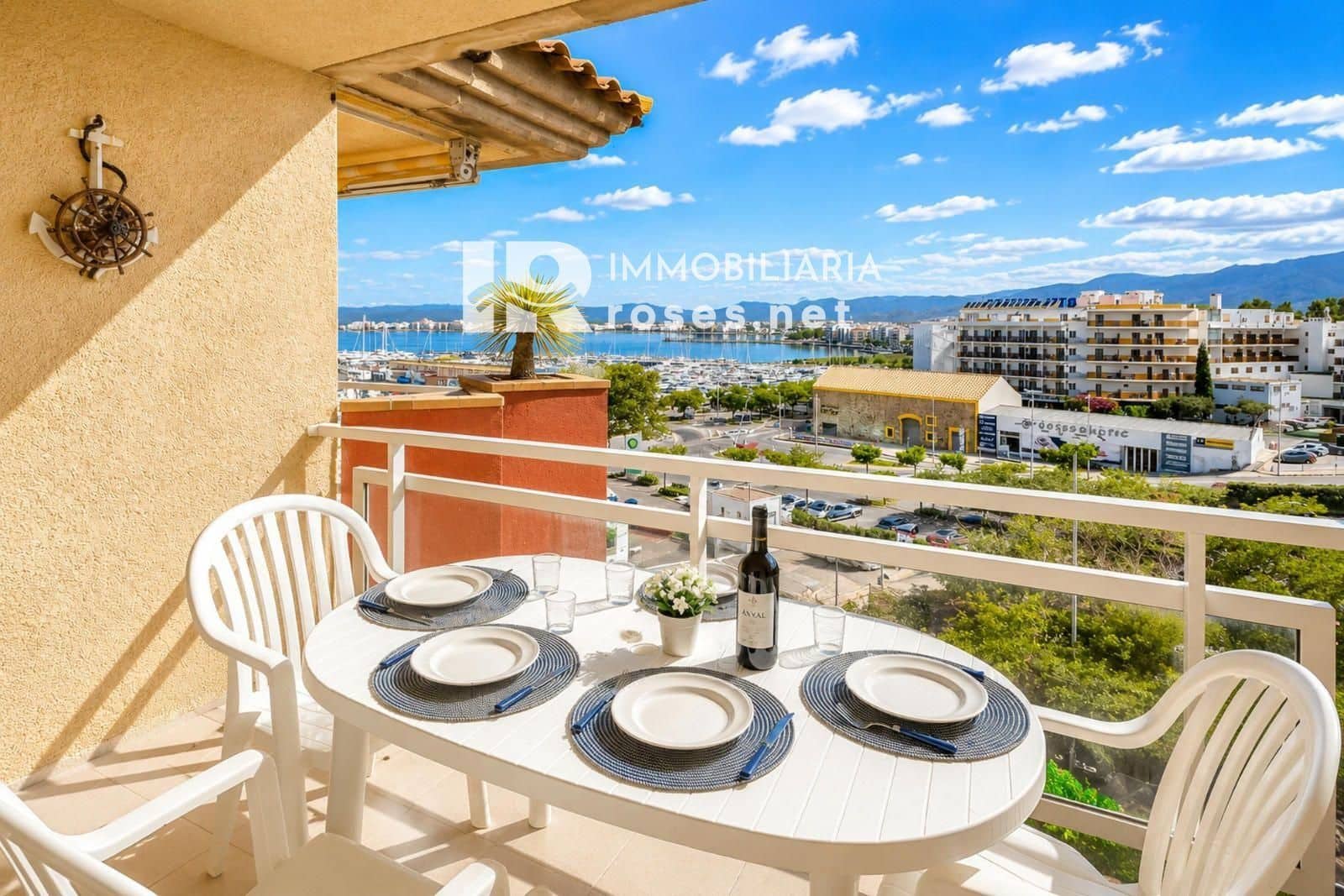 2 bedroom Flat for sale in Roses - € 260,000 (Ref: 9855939)