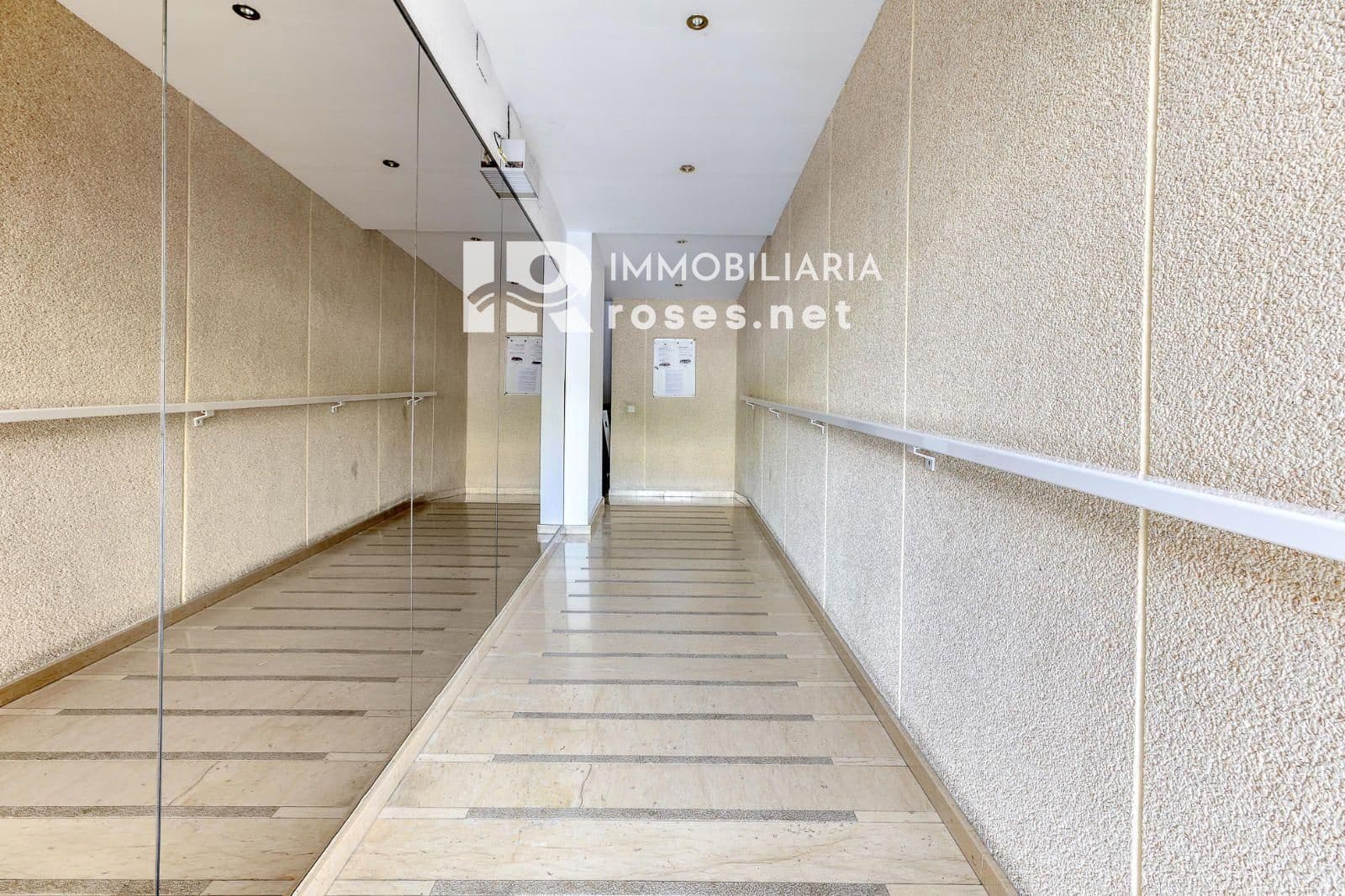 2 bedroom Flat for sale in Roses - € 260,000 (Ref: 9855939)