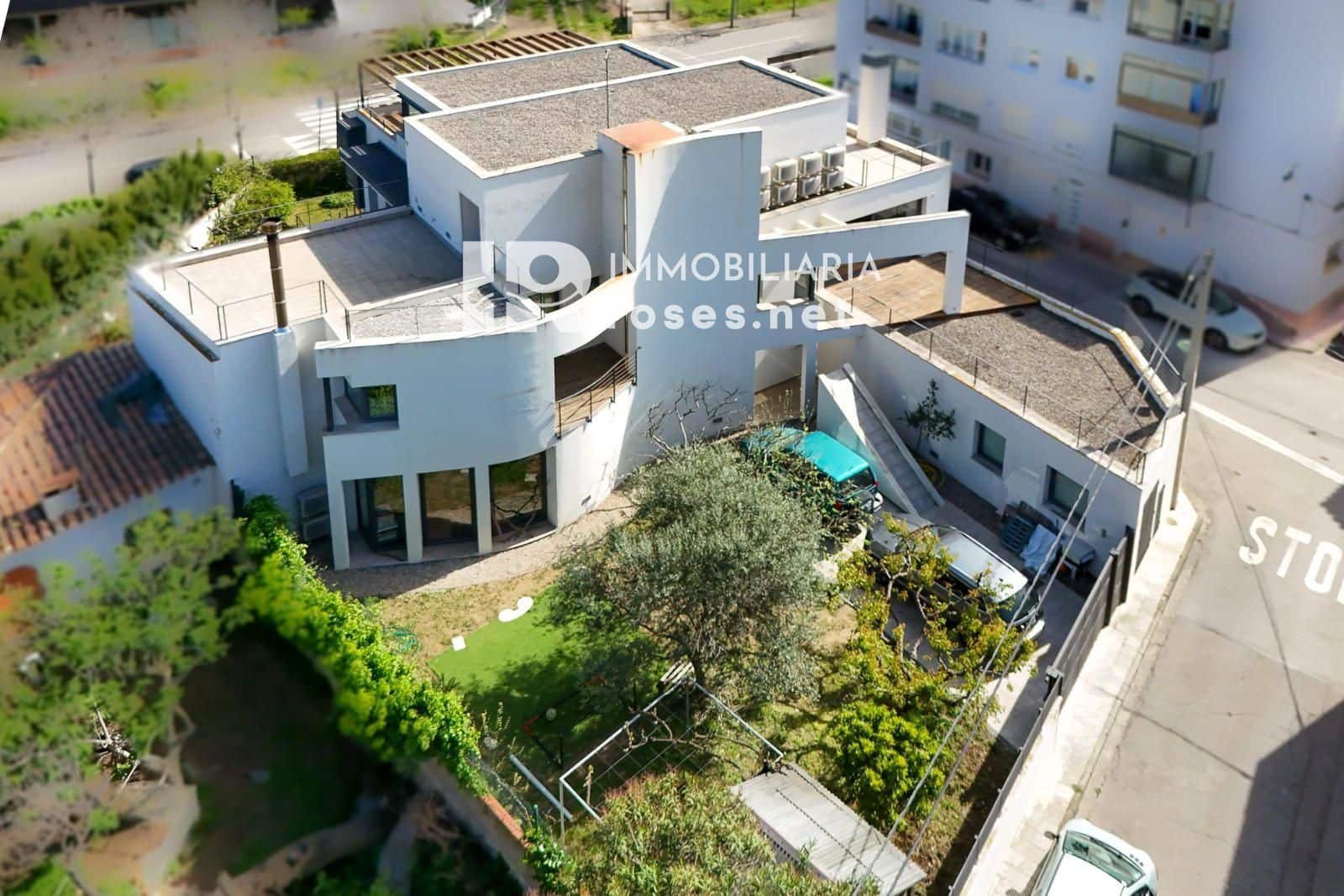 7 soveværelse Villa til salg i Llanca med garage - € 1.190.000 (Ref: 9855940)