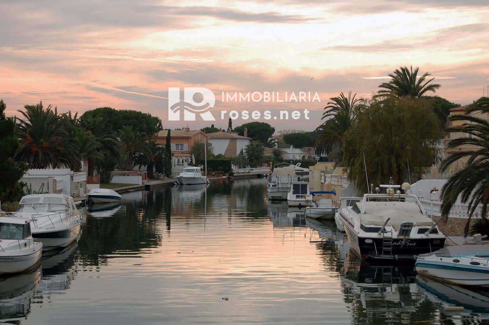 1 bedroom Townhouse for sale in Empuriabrava - € 130,000 (Ref: 9869589)