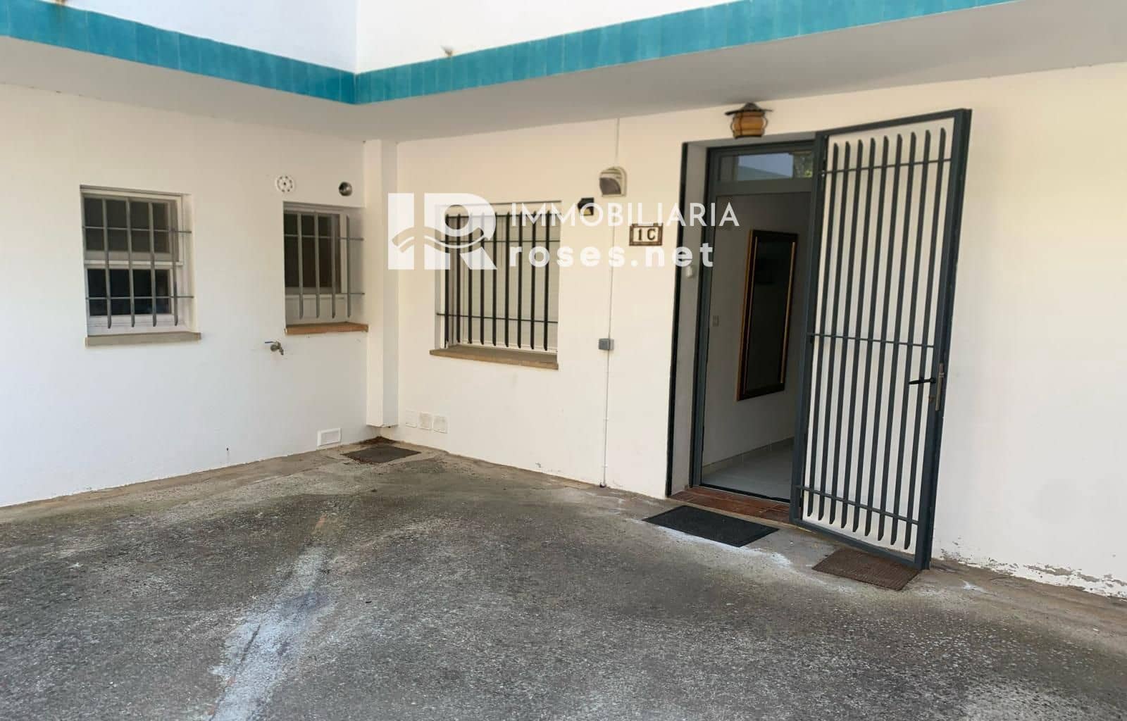 2 bedroom Flat for sale in Roses - € 339,000 (Ref: 9876904)