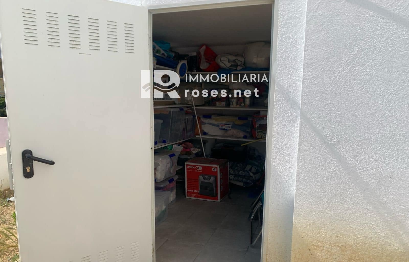 2 bedroom Flat for sale in Roses - € 339,000 (Ref: 9876904)