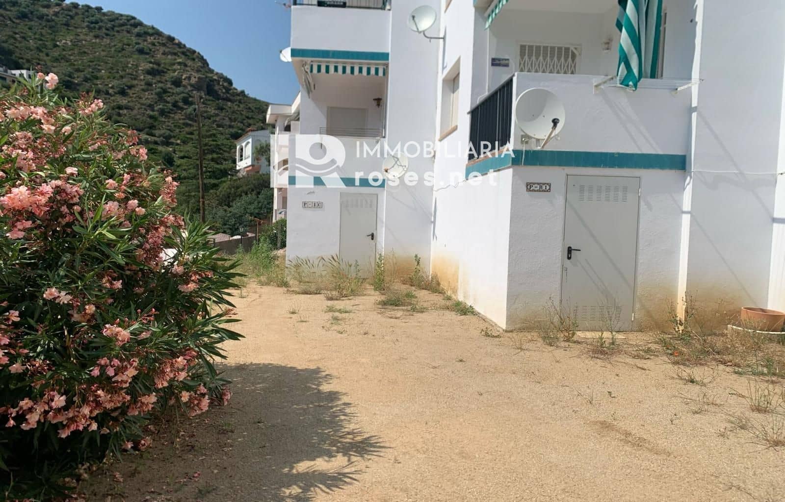 2 bedroom Flat for sale in Roses - € 339,000 (Ref: 9876904)