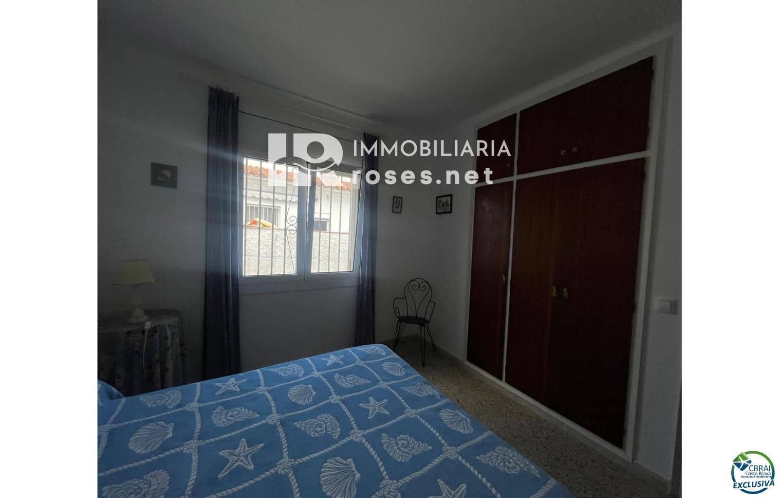 Huvila myytävänä paikassa Empuriabrava mukana 
autotalli - 379 000 € (Ref: 9879548)