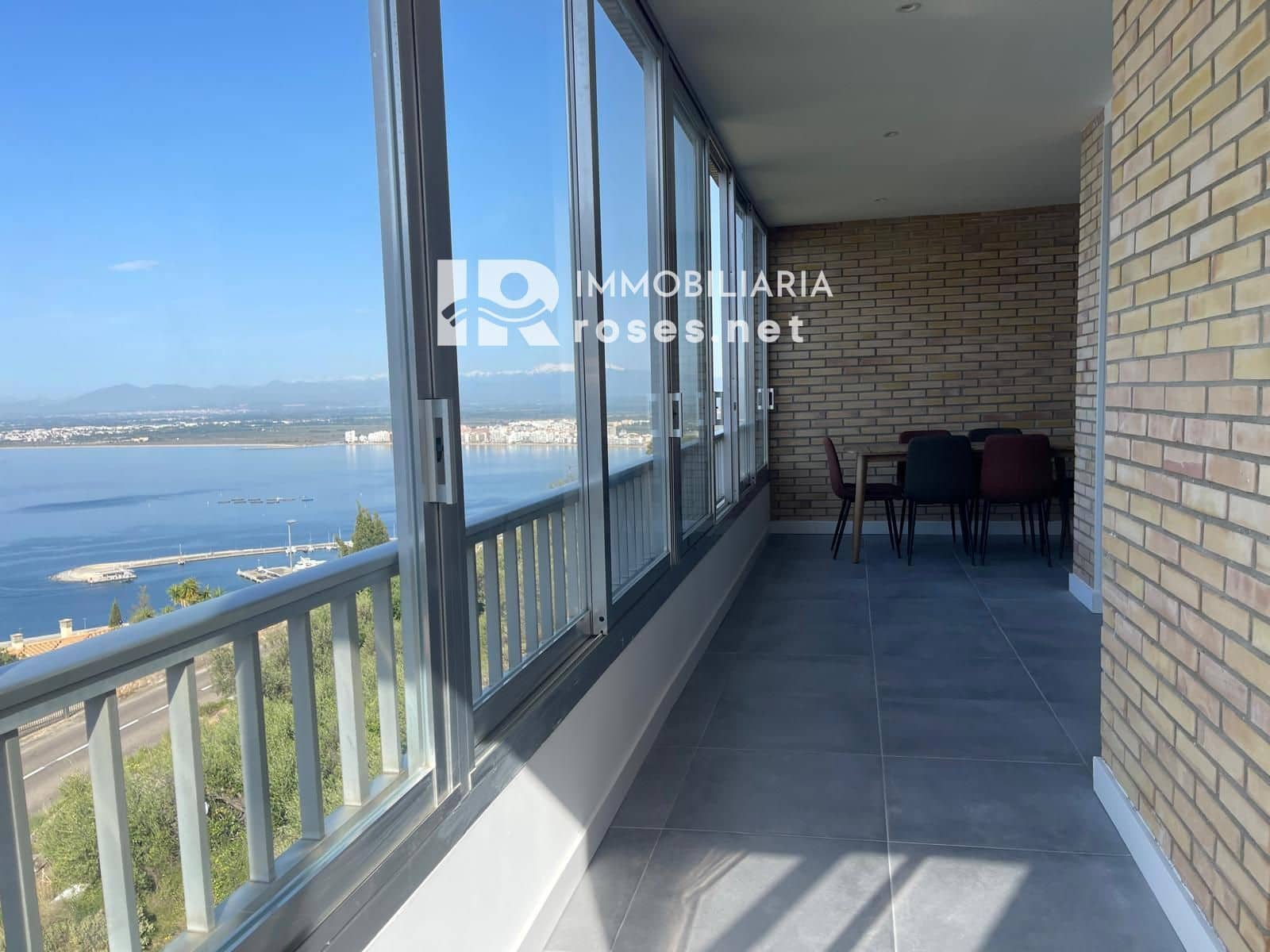 2 sypialnia Mieszkanie na sprzedaż w Roses z garażem - 345 000 € (Ref: 9885109)