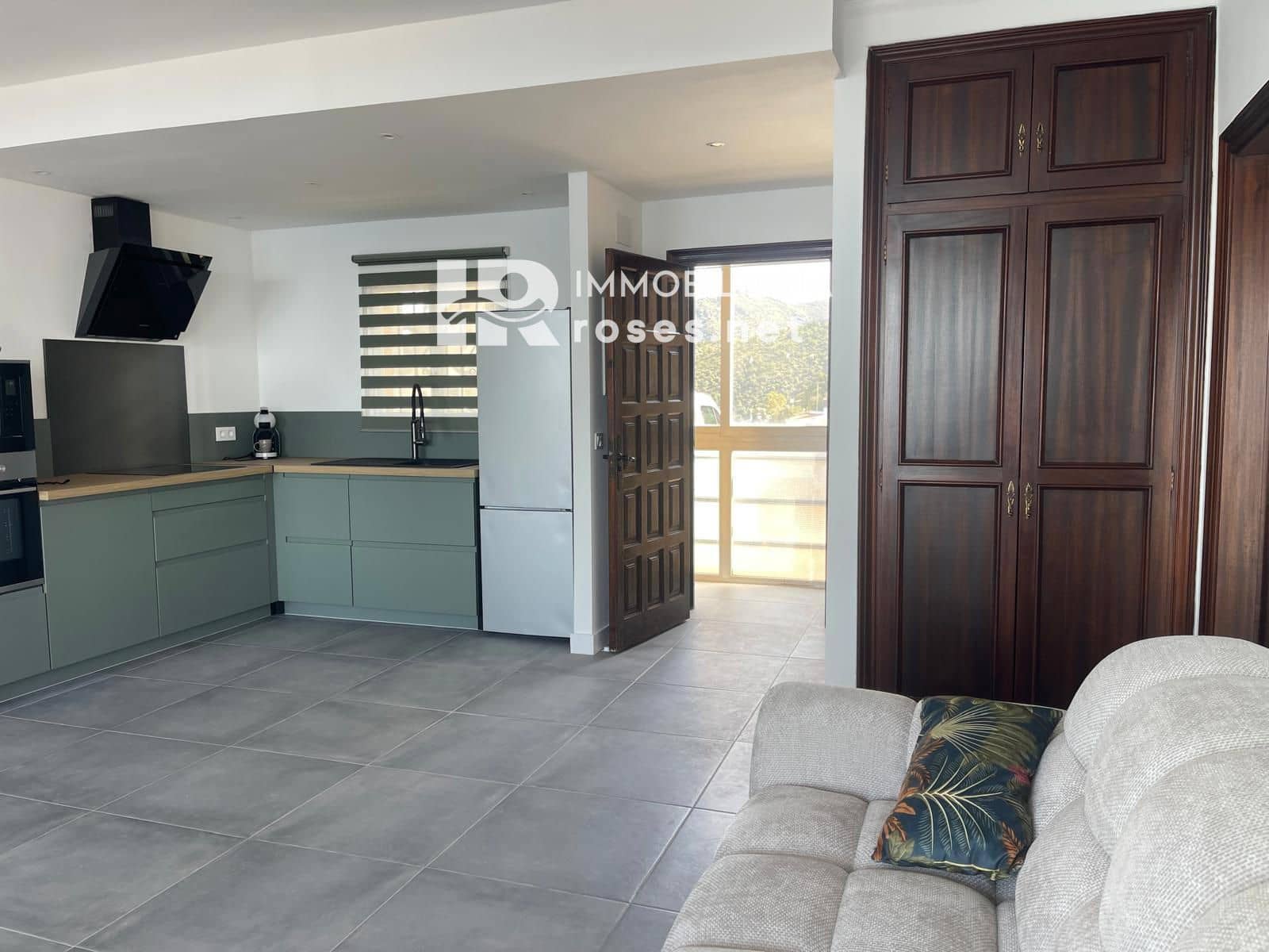 2 sypialnia Mieszkanie na sprzedaż w Roses z garażem - 345 000 € (Ref: 9885109)
