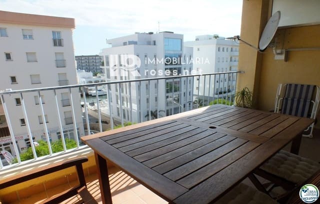 2 slaapkamer Flat te koop in Santa Margarida, Roses met zwembad - € 242.000 (Ref: 9889163)