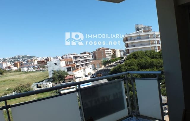 Piso de 2 habitaciones en Santa Margarida, Roses en venta con piscina - 219.000 € (Ref: 9890683)