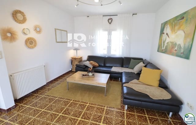 4 bedroom Villa for sale in Roses with pool garage - € 475,000 (Ref: 9892708)