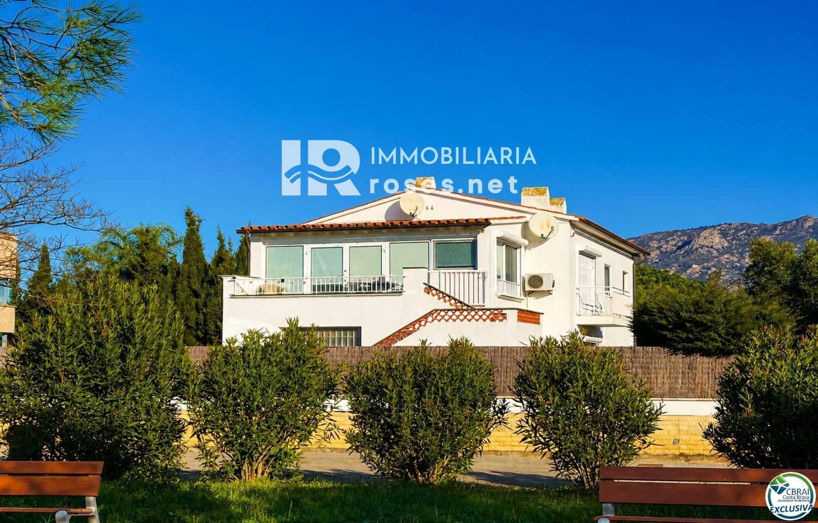 4 bedroom Villa for sale in Roses with pool garage - € 475,000 (Ref: 9892708)