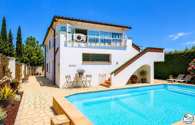 4 bedroom Villa for sale in Roses with pool garage - € 475,000 (Ref: 9892708)