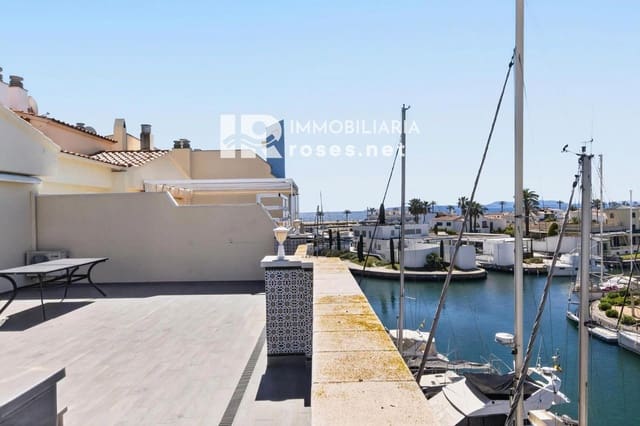3 makuuhuone Asunto myytävänä paikassa Empuriabrava, Castelló d'Empúries mukana uima-altaan - 480 000 € (Ref: 9894926)