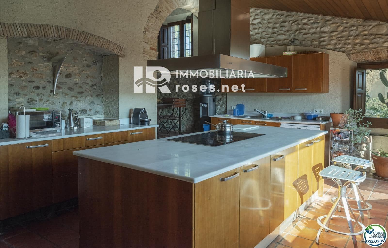 11 bedroom Villa for sale in Sant Miquel de Fluvia with pool garage - € 1,900,000 (Ref: 9894927)