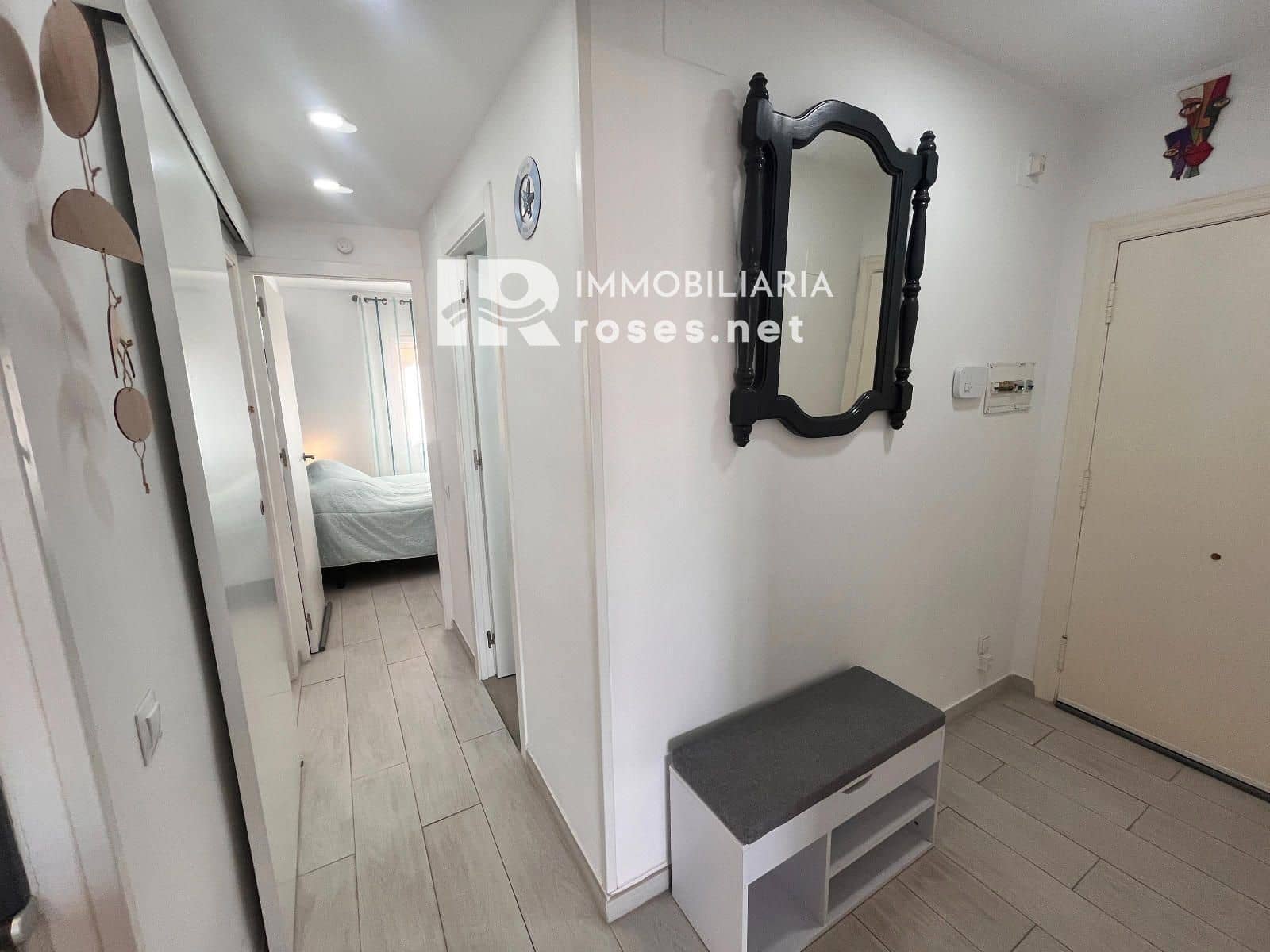 2 bedroom Flat for sale in Empuriabrava with pool - € 200,000 (Ref: 9904956)