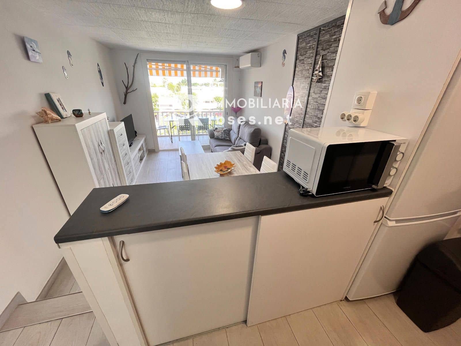 2 bedroom Flat for sale in Empuriabrava with pool - € 200,000 (Ref: 9904956)
