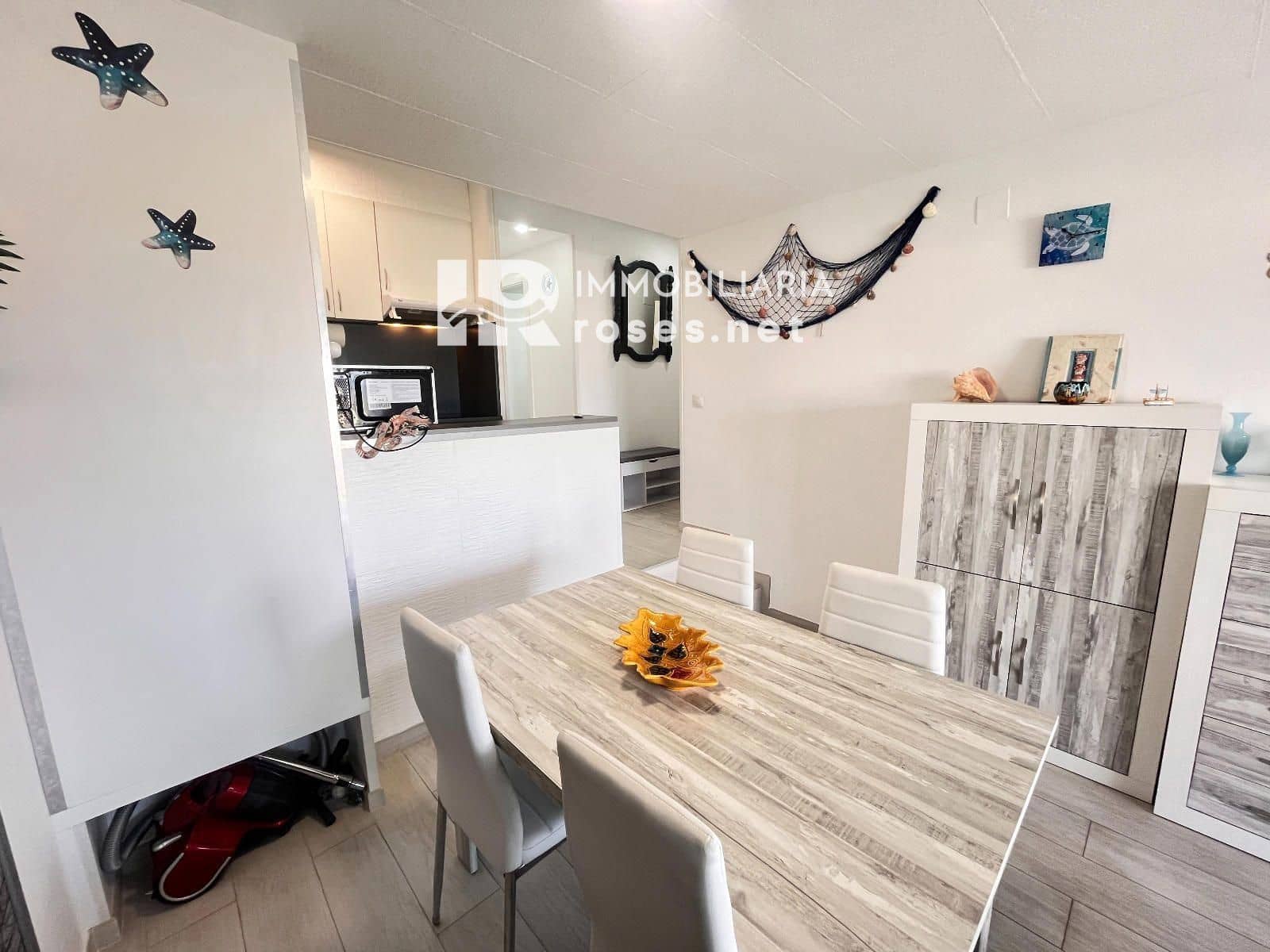 2 bedroom Flat for sale in Empuriabrava with pool - € 200,000 (Ref: 9904956)