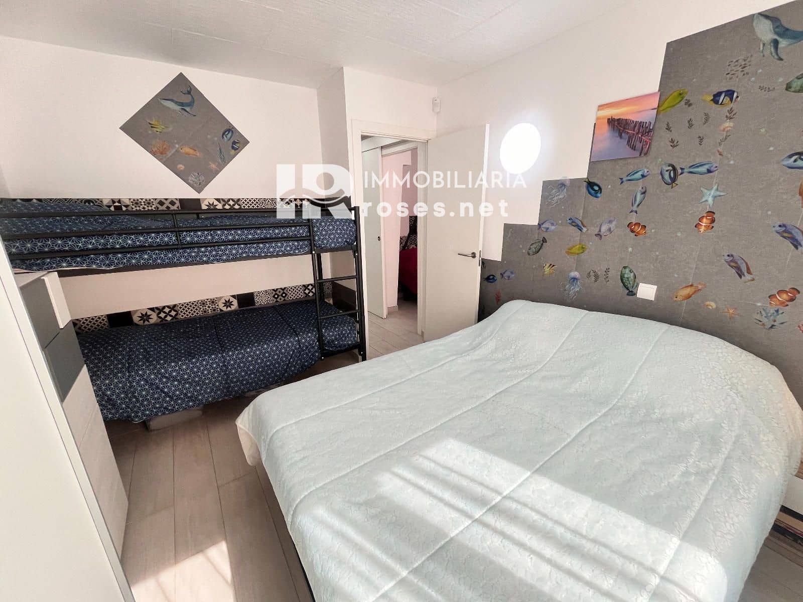 2 bedroom Flat for sale in Empuriabrava with pool - € 200,000 (Ref: 9904956)