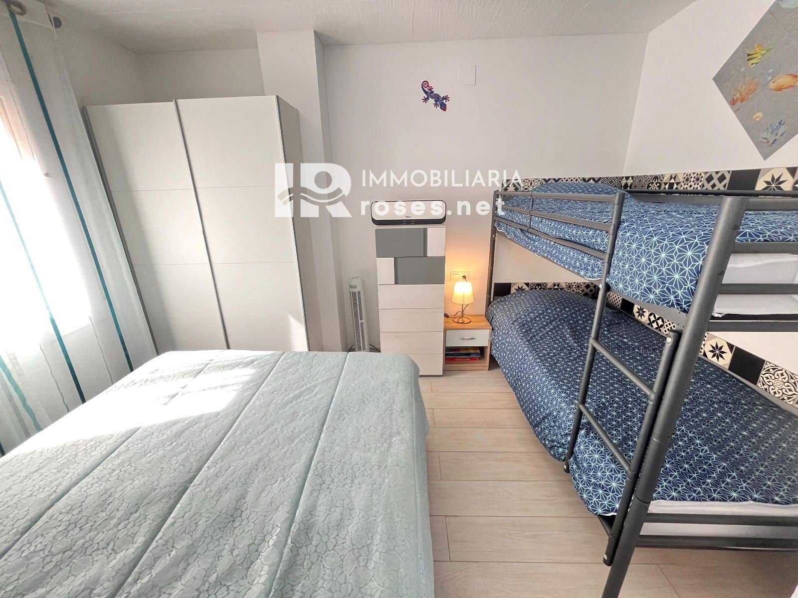 2 bedroom Flat for sale in Empuriabrava with pool - € 200,000 (Ref: 9904956)