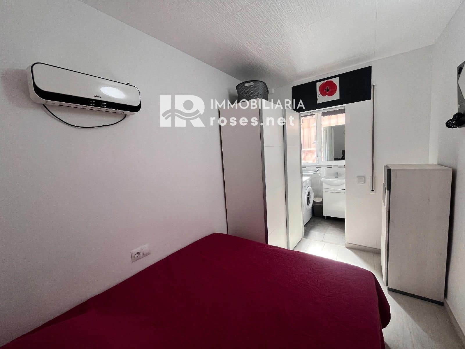 2 bedroom Flat for sale in Empuriabrava with pool - € 200,000 (Ref: 9904956)