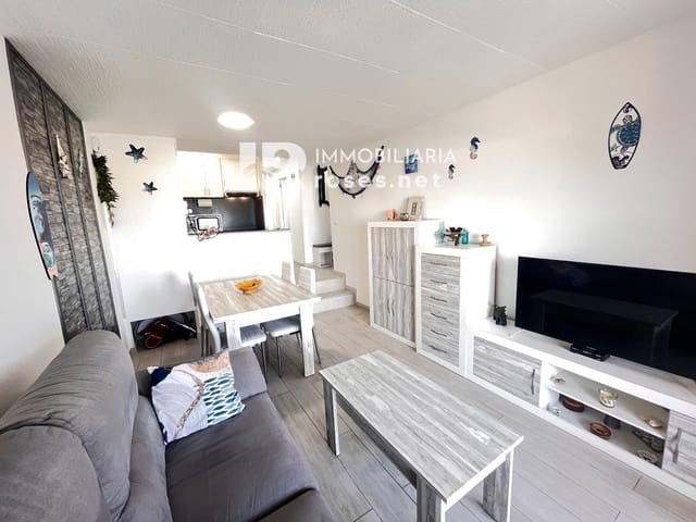 2 bedroom Flat for sale in Empuriabrava, Castelló d'Empúries with pool - € 200,000 (Ref: 9904956)