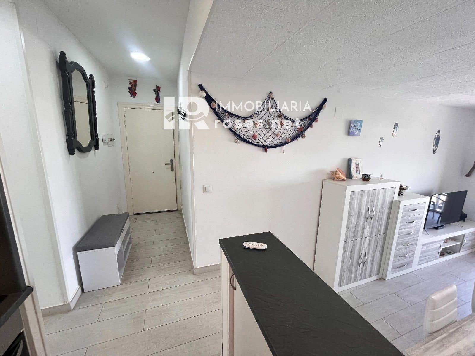 2 bedroom Flat for sale in Empuriabrava with pool - € 200,000 (Ref: 9904956)
