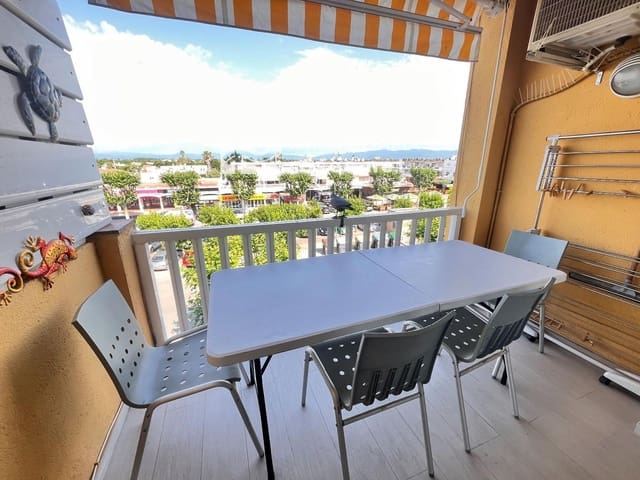2 bedroom Flat for sale in Empuriabrava, Castelló d'Empúries with pool - € 200,000 (Ref: 9904956)