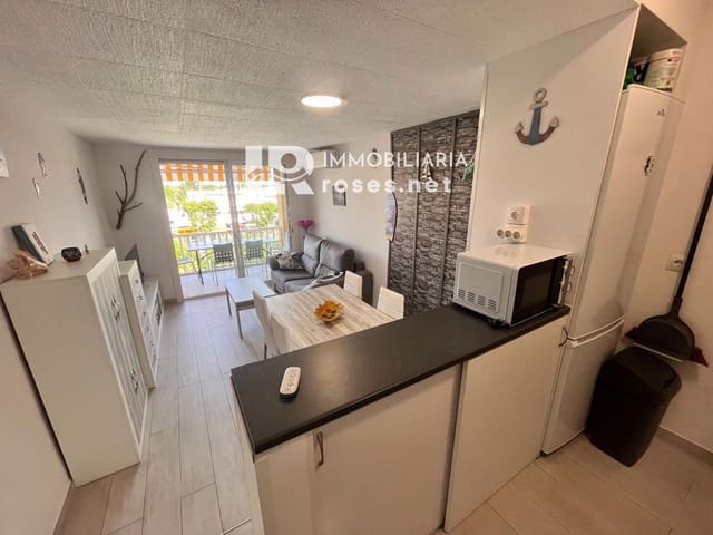2 bedroom Flat for sale in Empuriabrava, Castelló d'Empúries with pool - € 200,000 (Ref: 9904956)