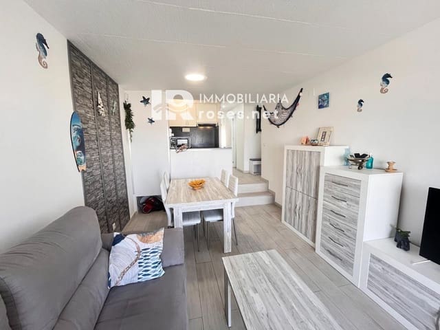 2 bedroom Flat for sale in Empuriabrava, Castelló d'Empúries with pool - € 200,000 (Ref: 9904956)
