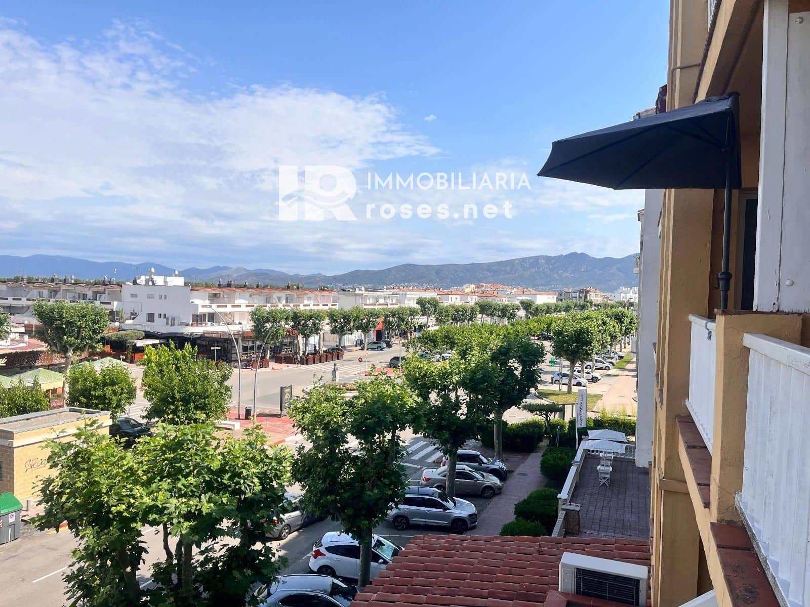 2 bedroom Flat for sale in Empuriabrava with pool - € 200,000 (Ref: 9904956)
