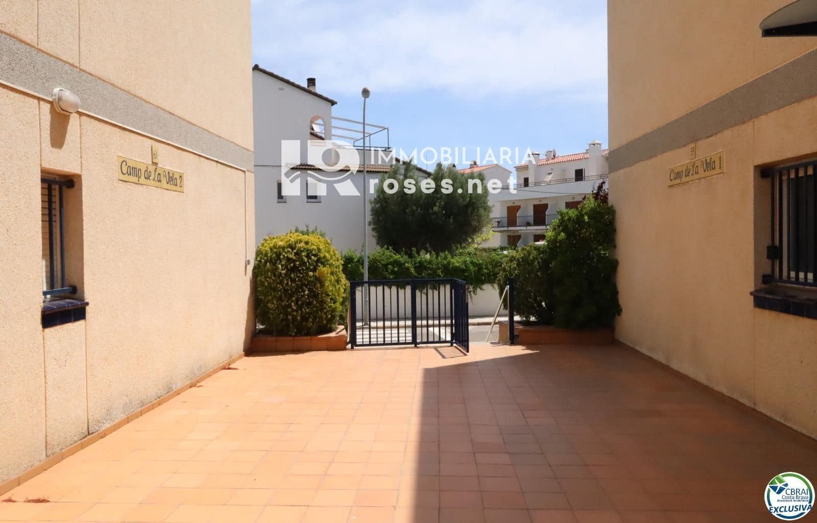 2 slaapkamer Flat te koop in Llanca - € 198.000 (Ref: 9908826)