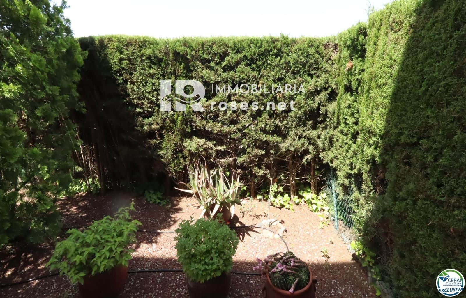 2 slaapkamer Flat te koop in Llanca - € 198.000 (Ref: 9908826)