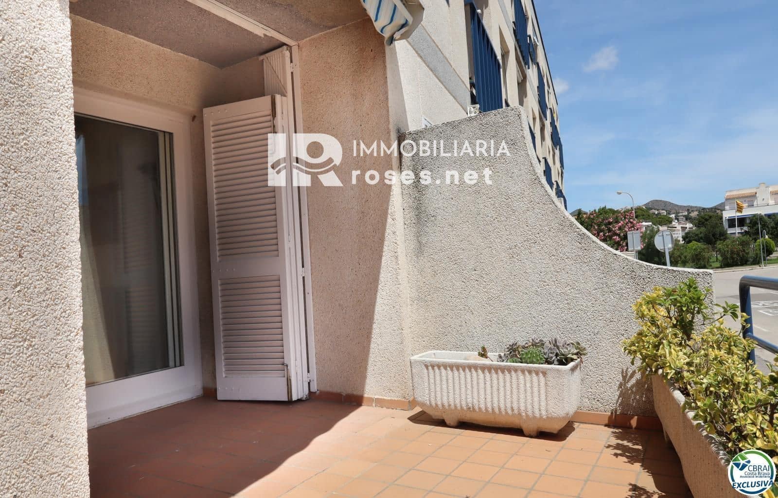 2 slaapkamer Flat te koop in Llanca - € 198.000 (Ref: 9908826)