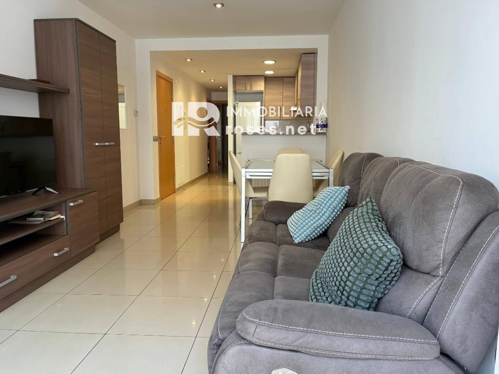 2 bedroom Flat for sale in Roses - € 195,000 (Ref: 9911286)