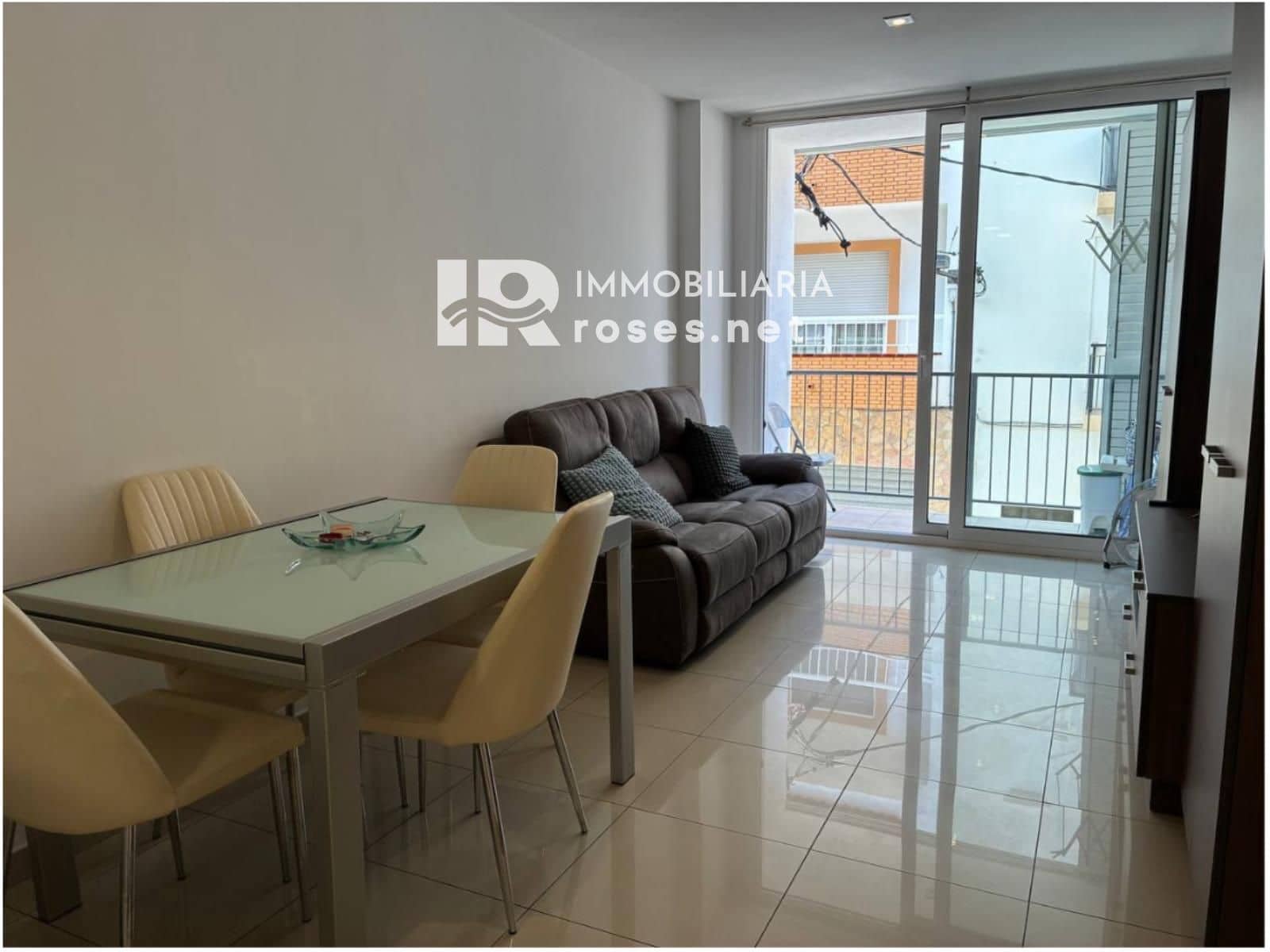 2 bedroom Flat for sale in Roses - € 195,000 (Ref: 9911286)