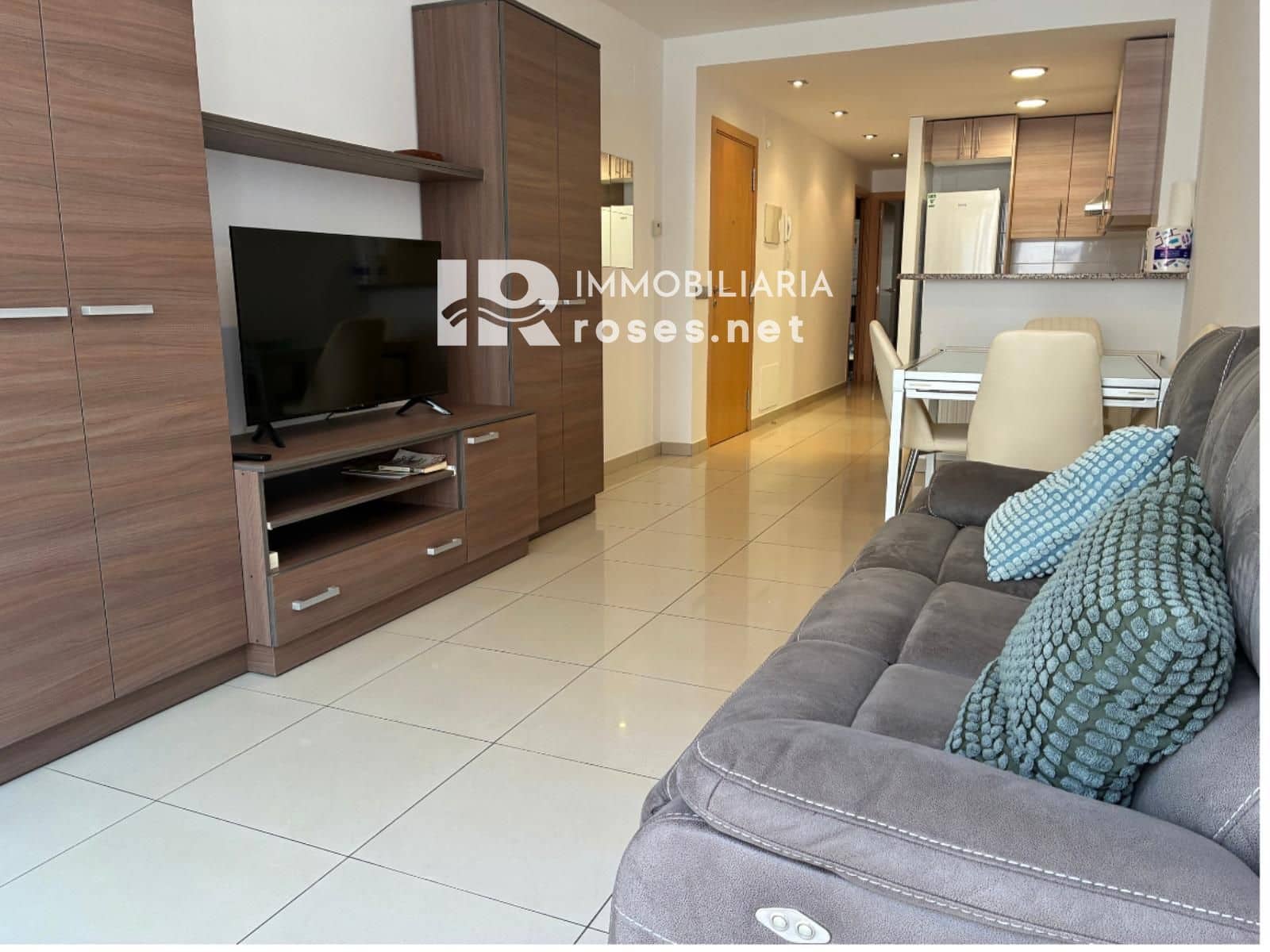 2 bedroom Flat for sale in Roses - € 195,000 (Ref: 9911286)
