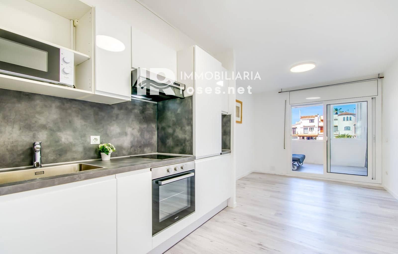 Apartamento para venda em Empuriabrava - 145 000 € (Ref: 9911546)