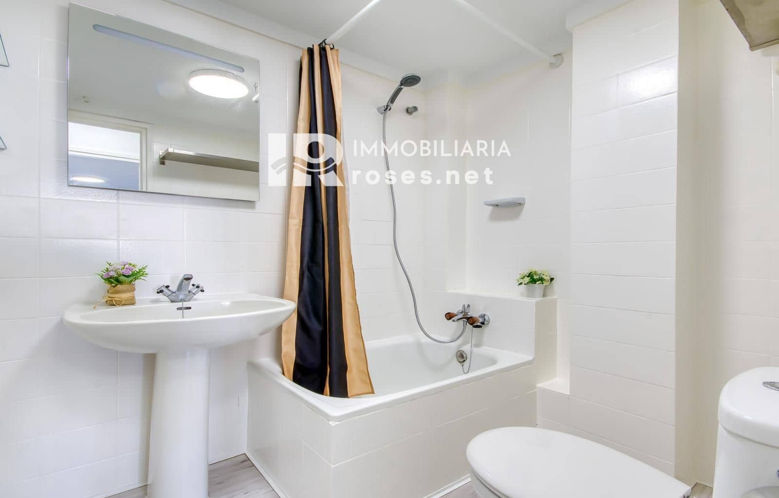 Apartamento para venda em Empuriabrava - 145 000 € (Ref: 9911546)