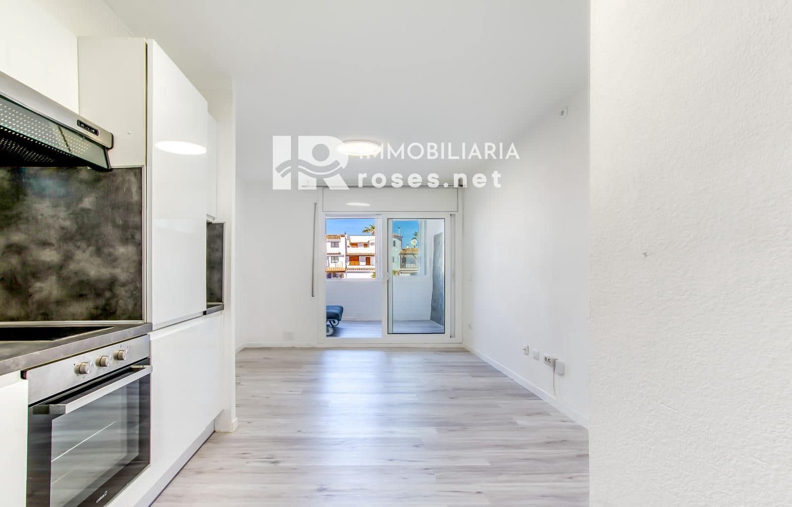 Apartamento para venda em Empuriabrava - 145 000 € (Ref: 9911546)