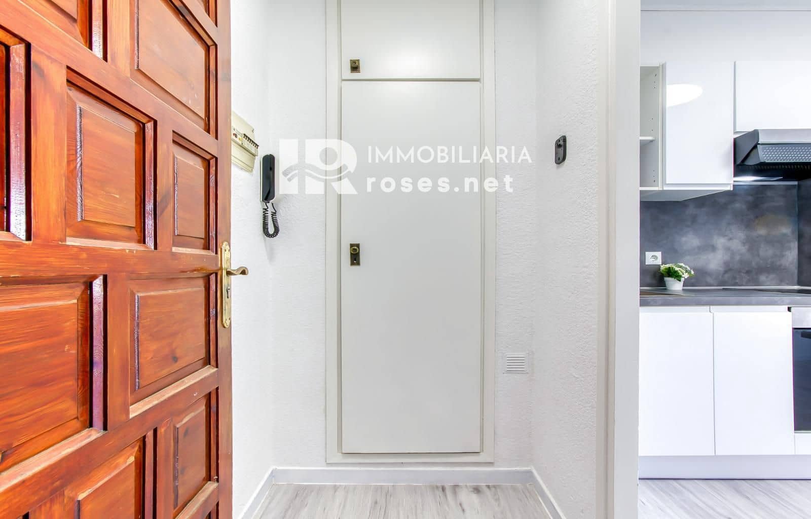Apartamento para venda em Empuriabrava - 145 000 € (Ref: 9911546)