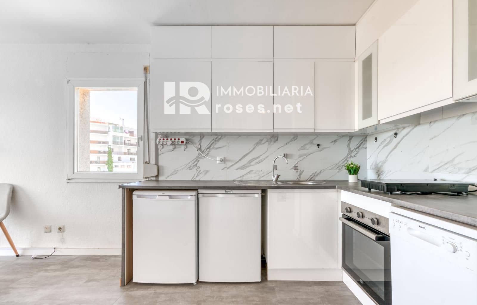 2 makuuhuone Asunto myytävänä paikassa Roses - 223 000 € (Ref: 9913773)
