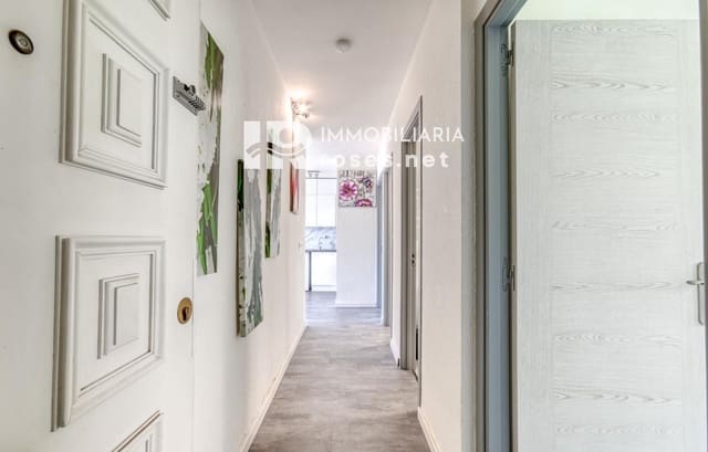 2 makuuhuone Asunto myytävänä paikassa Roses - 223 000 € (Ref: 9913773)
