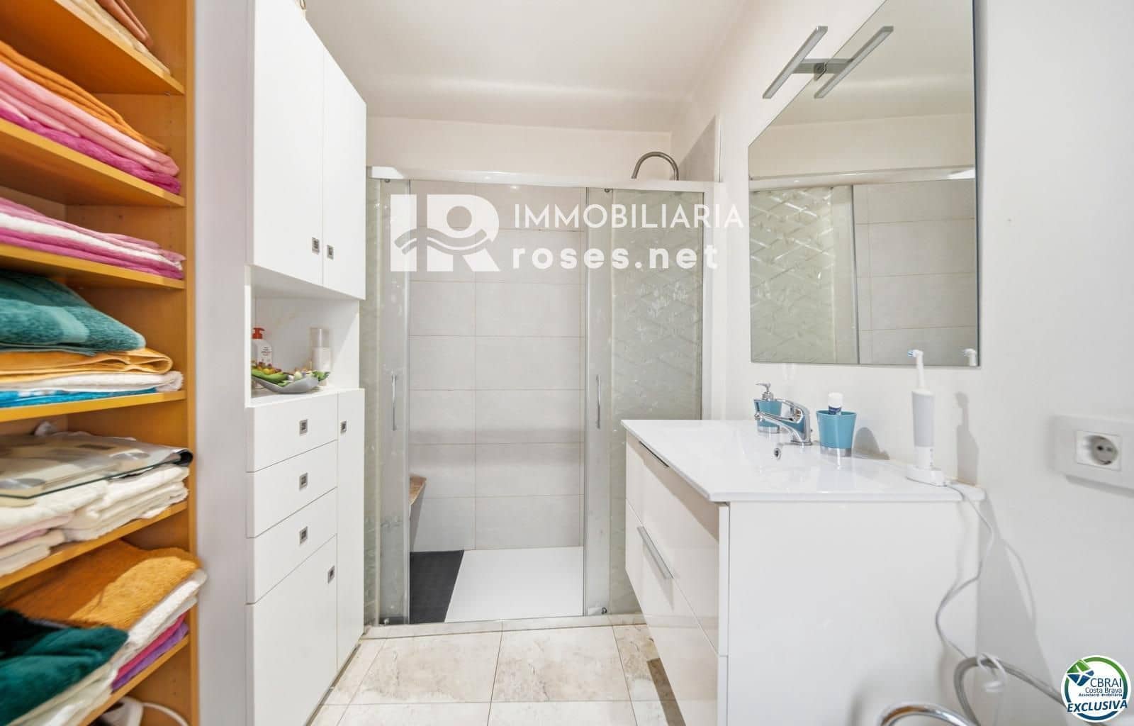 2 bedroom Flat for sale in Roses - € 190,000 (Ref: 9924868)